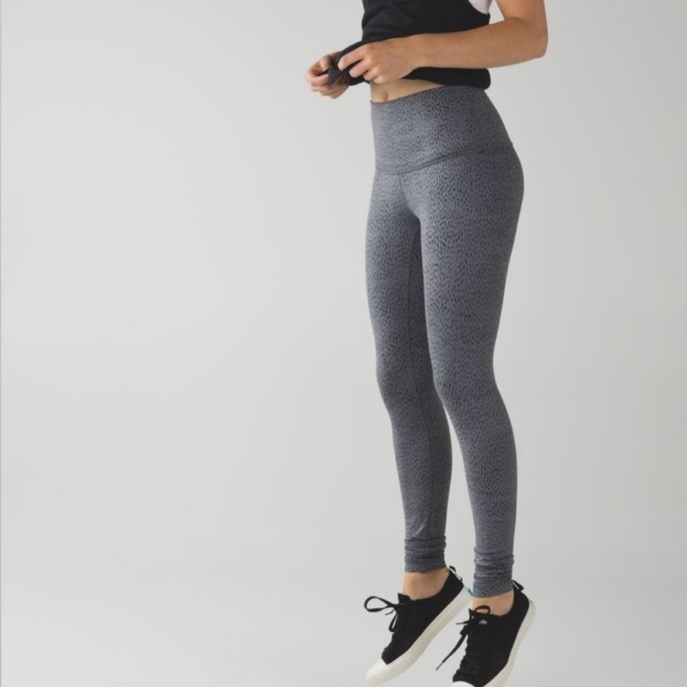 Lululemon 28 inch inseam leggings. Dottie Dash Wunder Unders